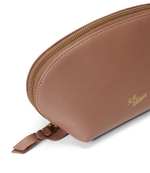 Cosmetics Case + 1 Year Subscription (6 Issues)